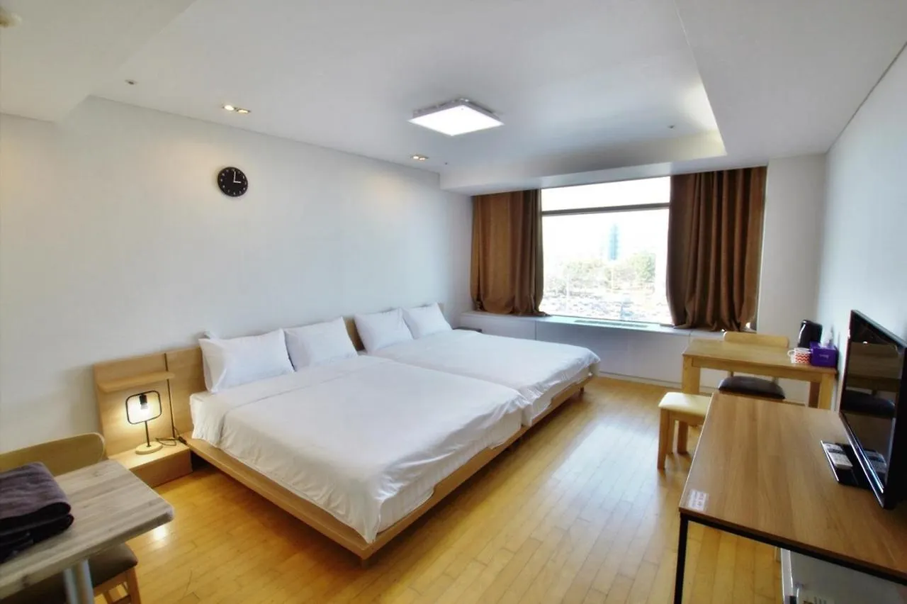 Incheon Airport Guesthouse Wisma tamu