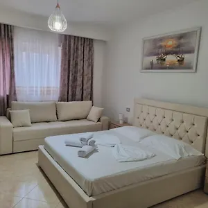 My Holiday House Affittacamere Durrës